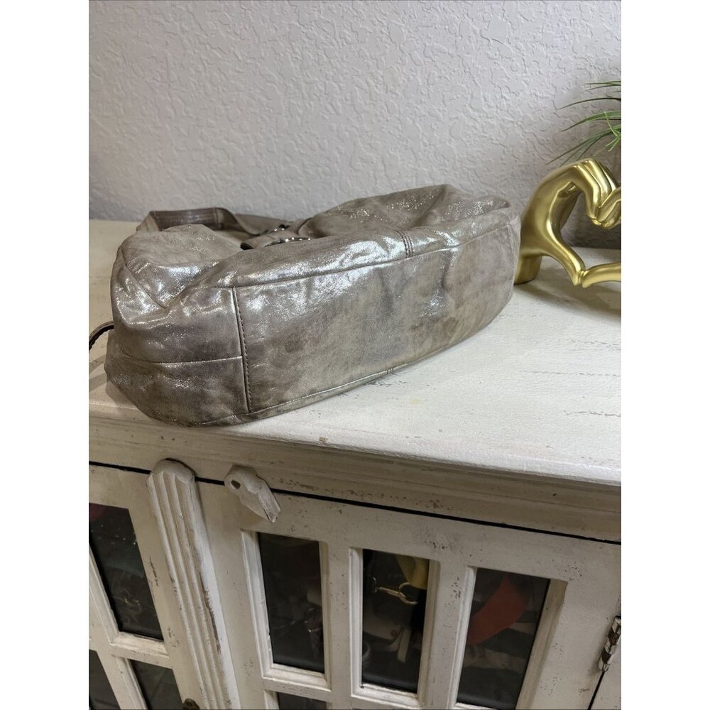 Coach (2011) Soho Lynn Metallic Champagne Shimmer Hobo Leather Bag Big Buckle - Picture 3 of 16